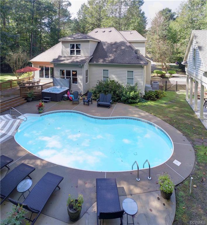 9108 Whispering Drive - Photo 1