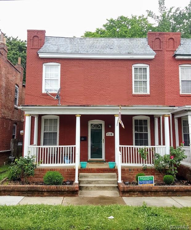 614 32nd Street - Photo 1