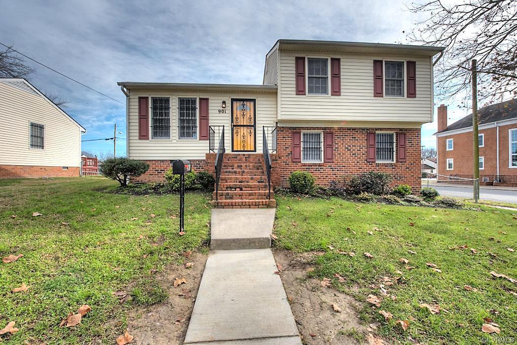 901 31st Street - Photo 1
