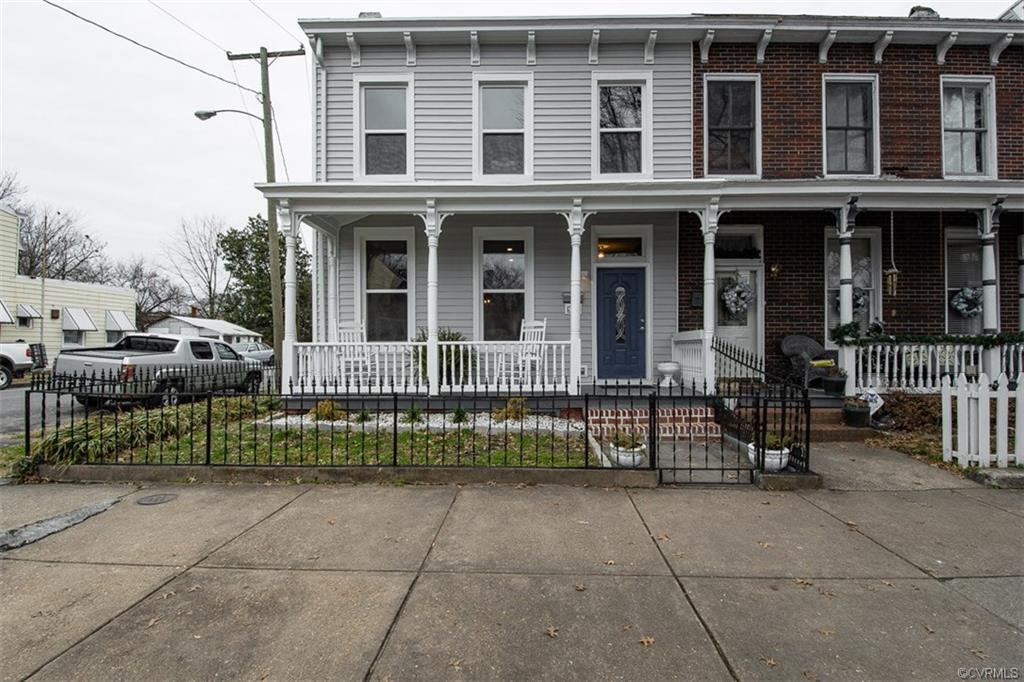 1300 Oakwood Avenue - Photo 1