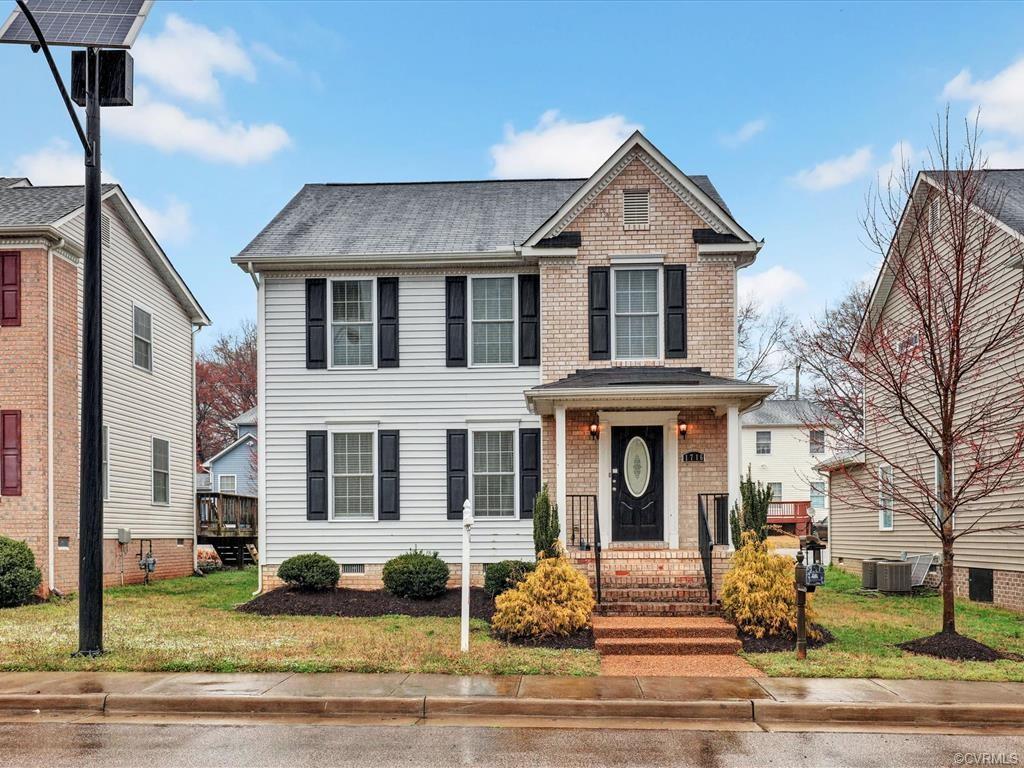 1716 Kemper Street - Photo 1