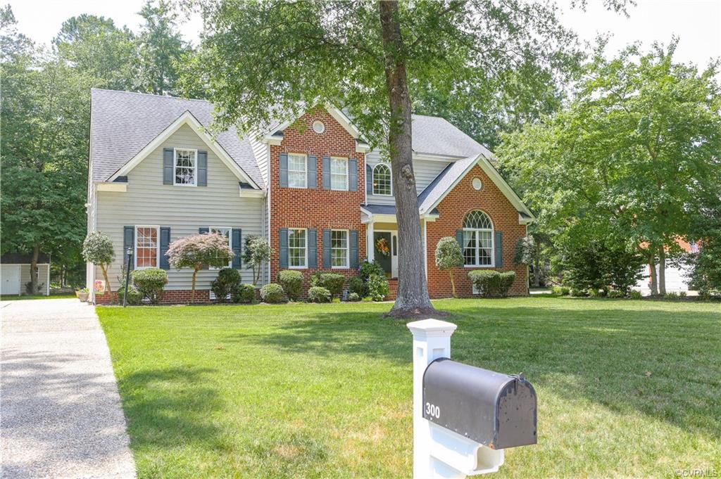 300 Comstock Drive - Photo 1