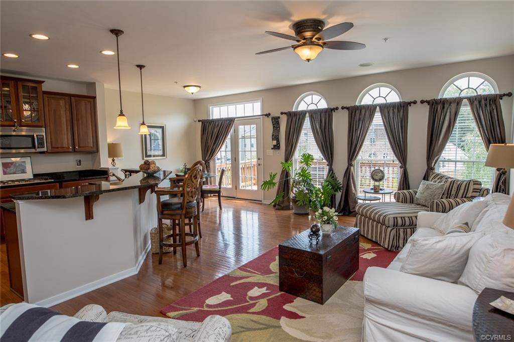 2814 Murano Way - Photo 1