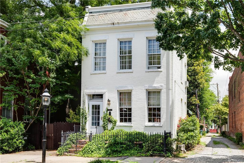 121 Shields Avenue - Photo 1