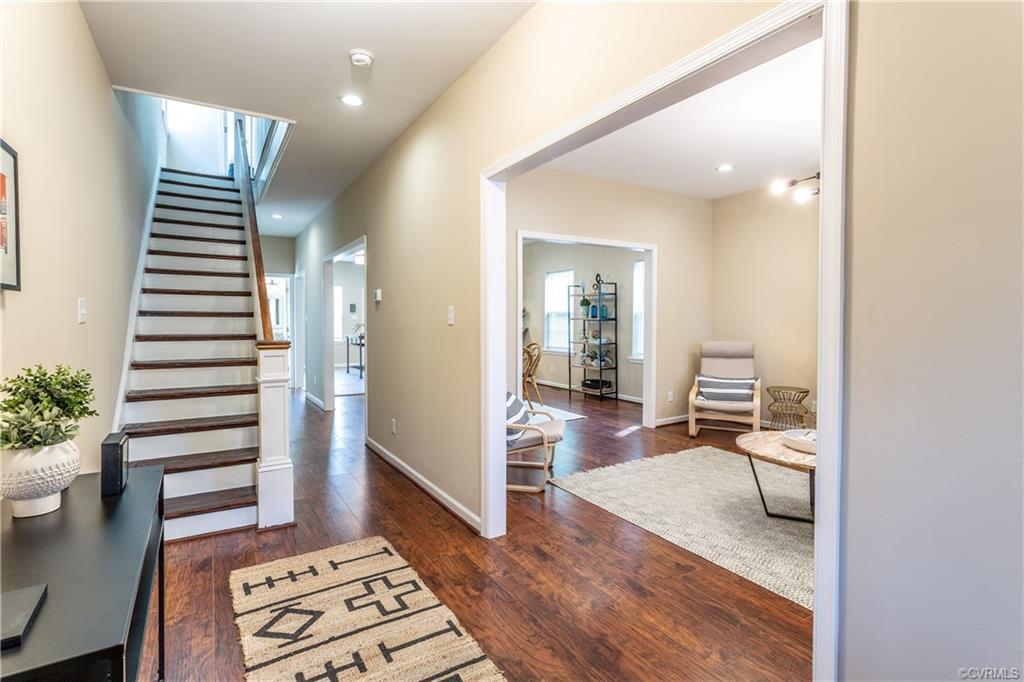 1401 Oakwood Avenue - Photo 1