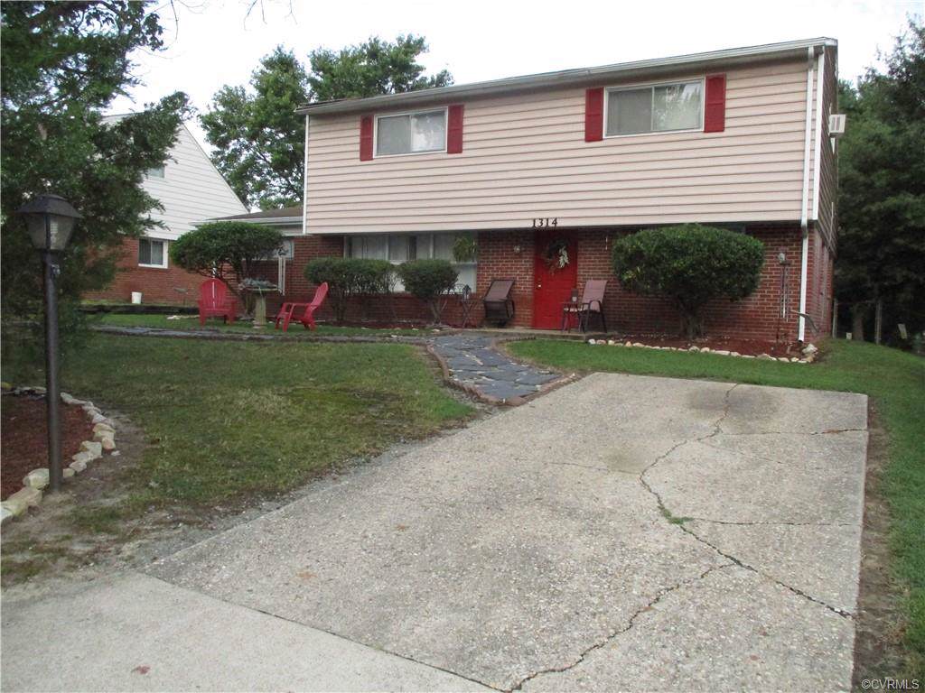 1314 Andover Road - Photo 1