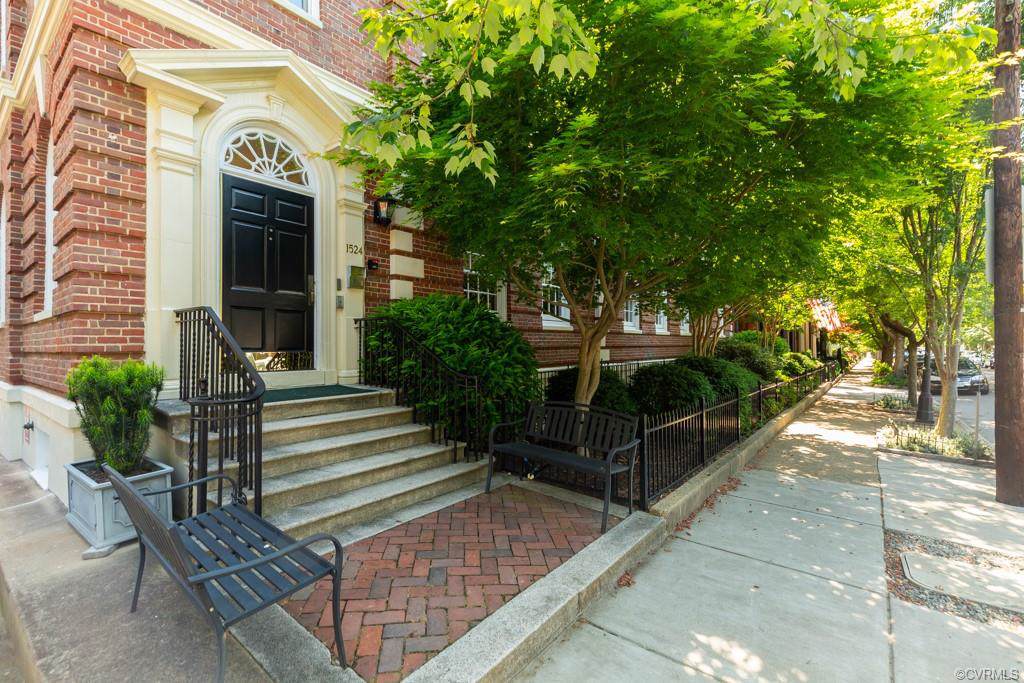 1524 West Avenue - Photo 1
