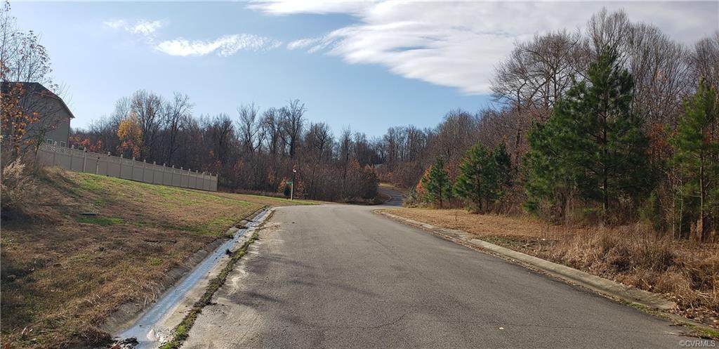 2618 Flat Top Drive - Photo 1