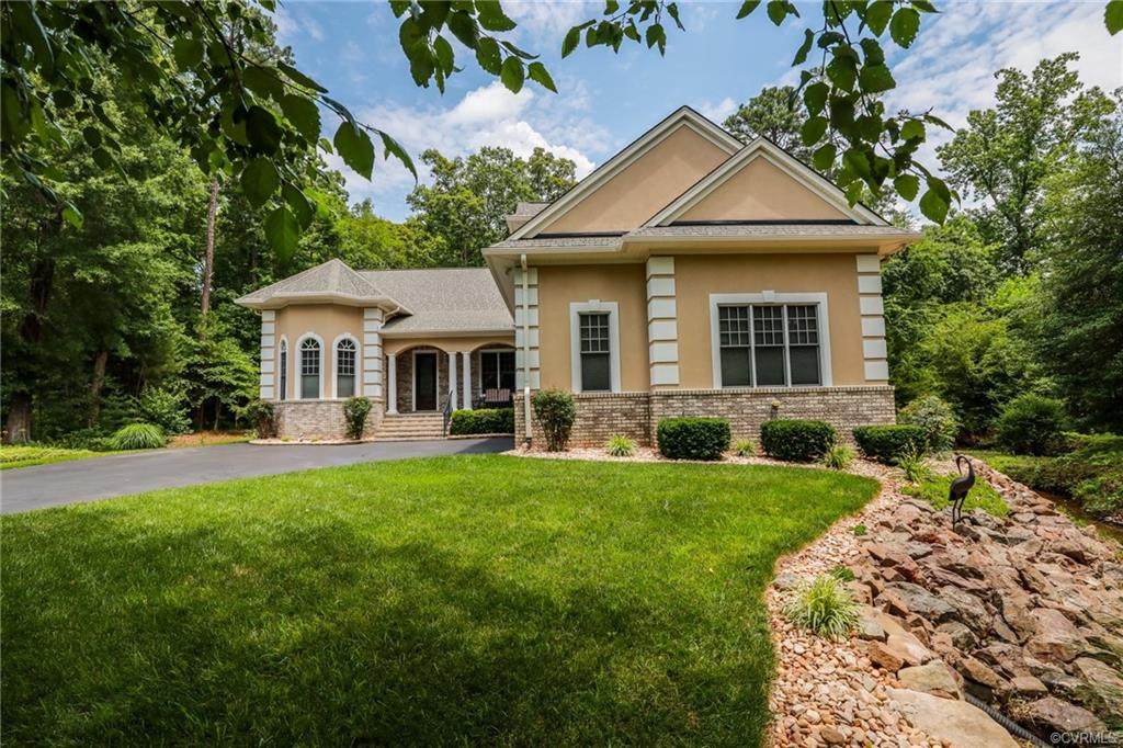 301 Victoria Way - Photo 1
