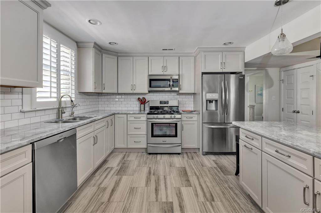 505 Maple Avenue - Photo 1