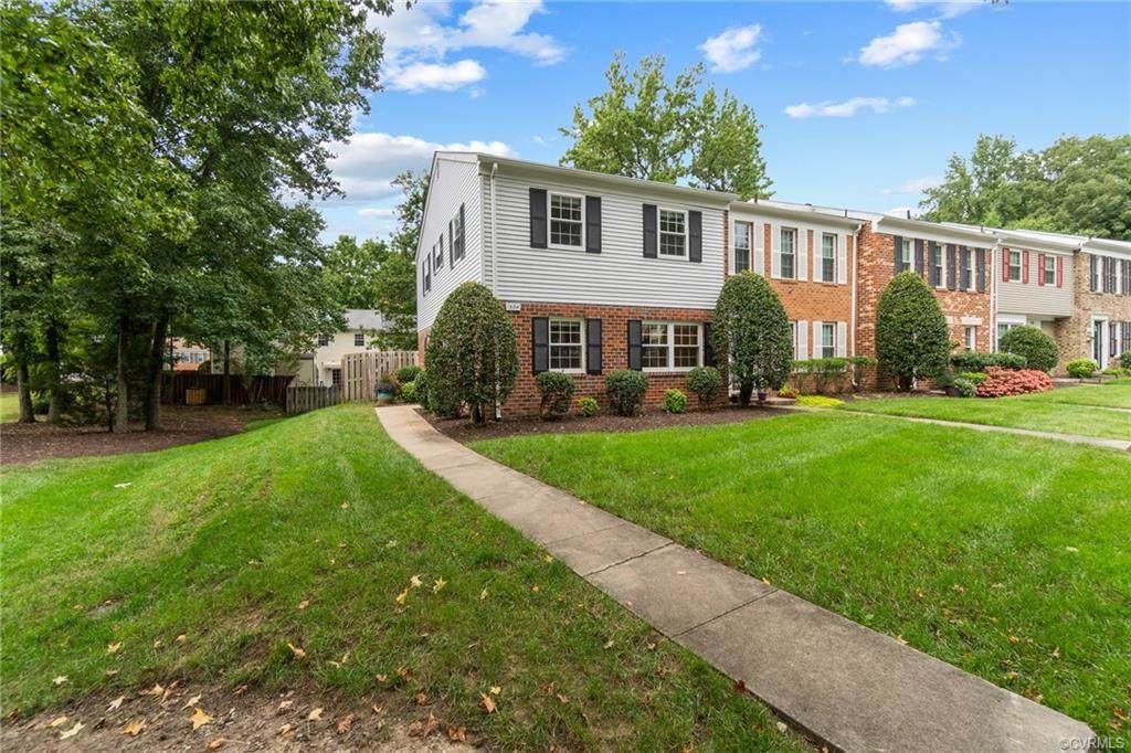 1554 Heritage Hill Drive - Photo 1