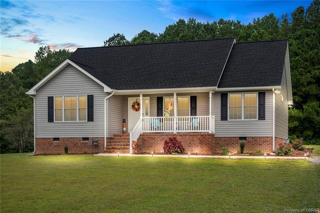 102 Lynns Lane - Photo 1