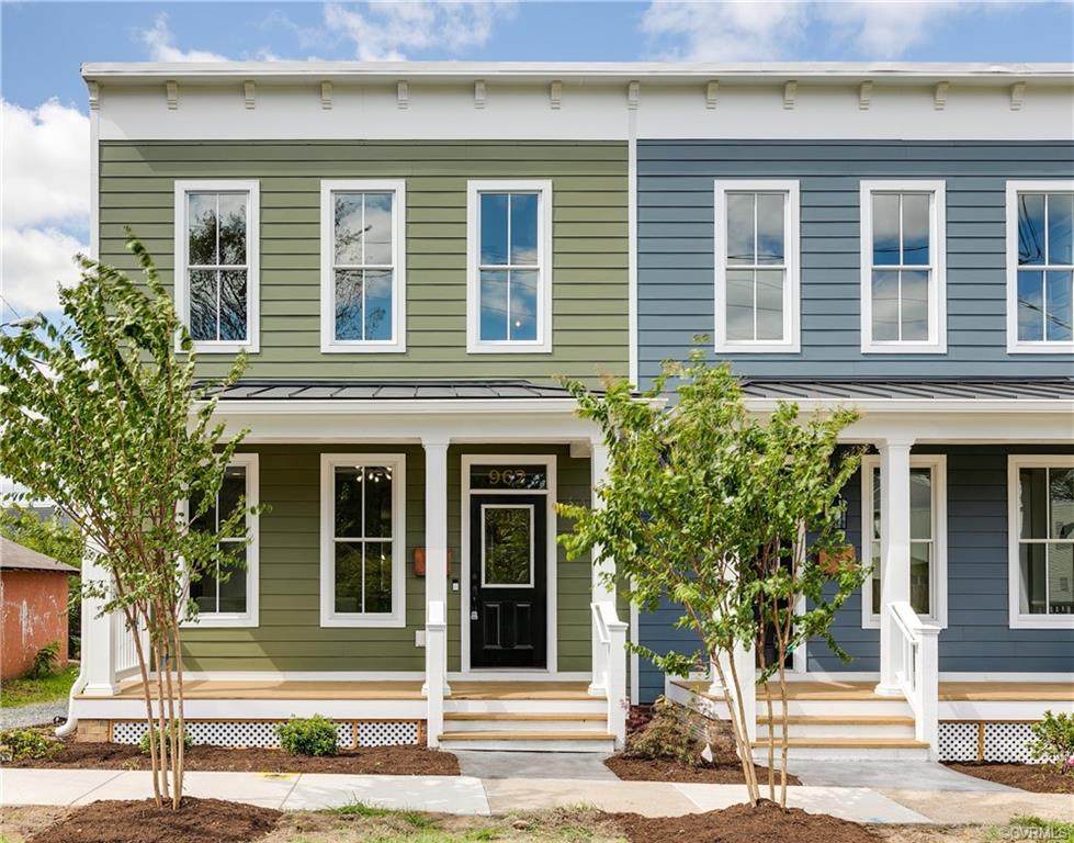 962 Pink Street - Photo 1