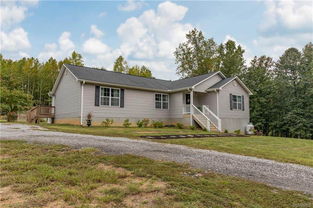 1394 Falls Road - Photo 1