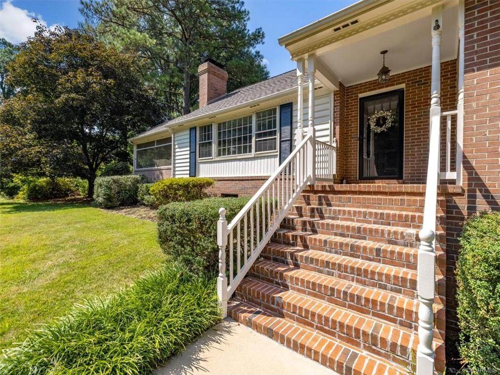 8700 River Road - Photo 1
