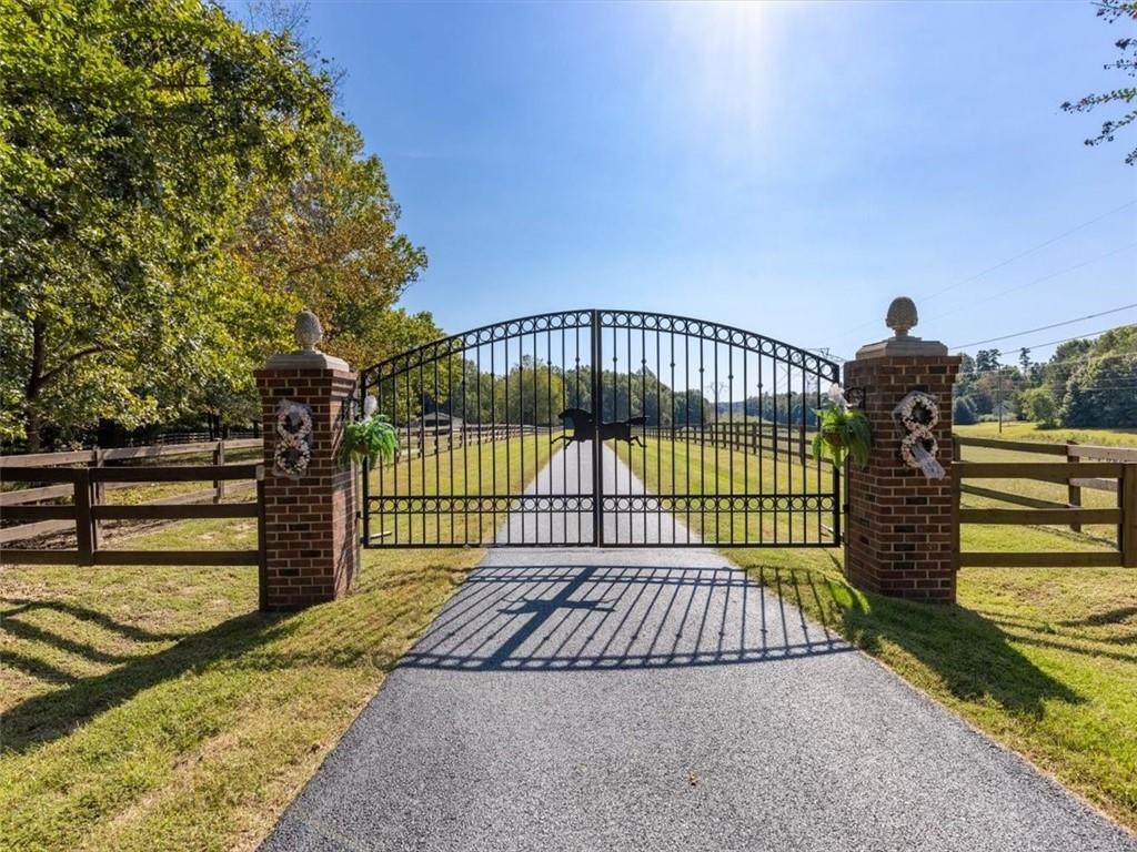 3215 Oxford Drive - Photo 1
