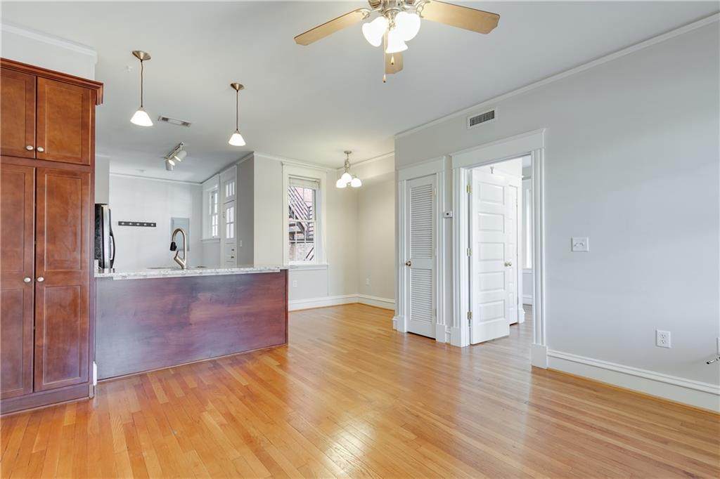 1618 Park Avenue - Photo 1