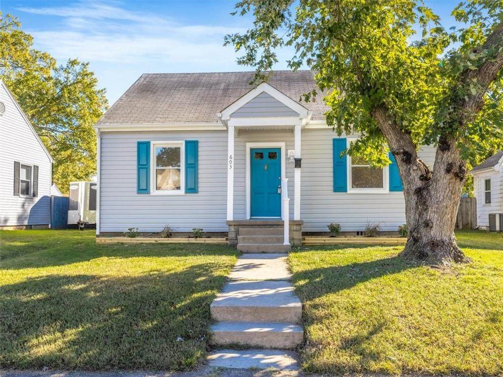 603 Colonial Avenue - Photo 1