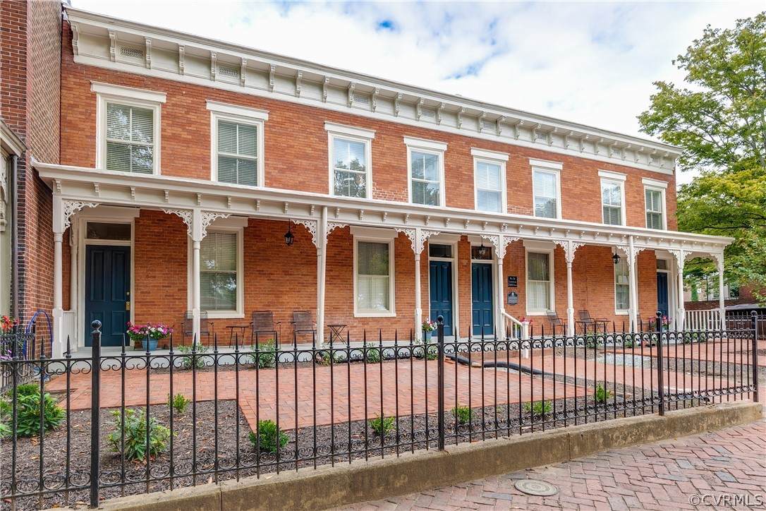 2218 Grace Street - Photo 1