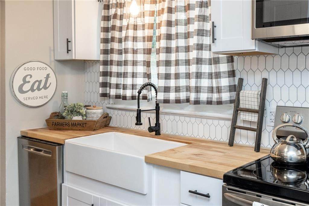 2304 Lockwood Road - Photo 1