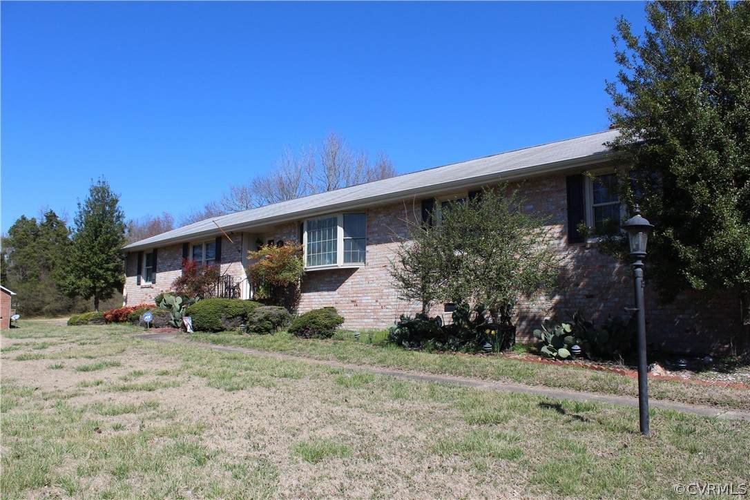5211 Chesdin Road - Photo 1