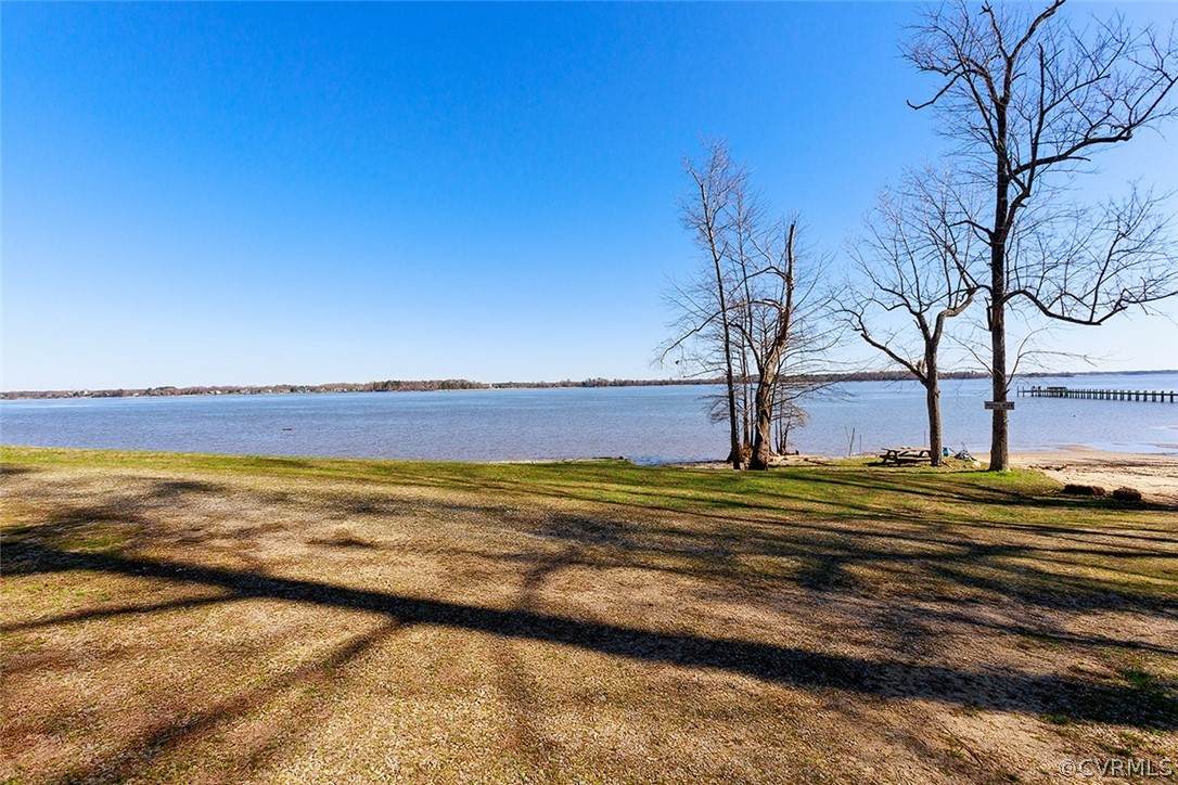 112 Eagle Bluff Road - Photo 1