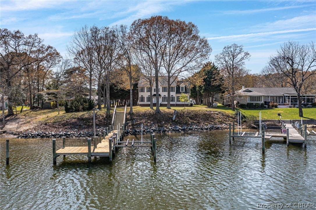562 Oyster Point Drive - Photo 1