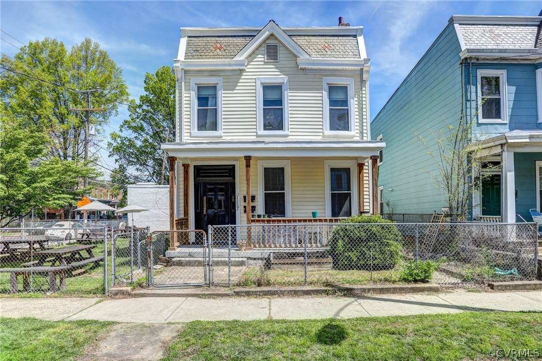 2222 Parkwood Avenue - Photo 1