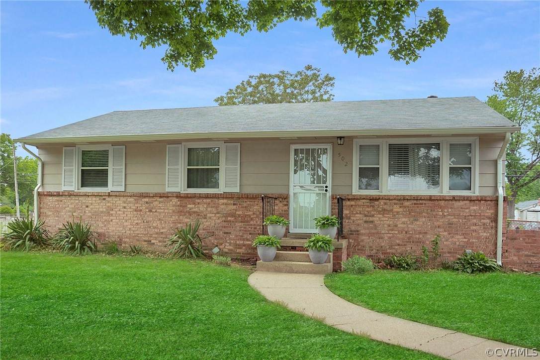 502 Laburnum Avenue - Photo 1