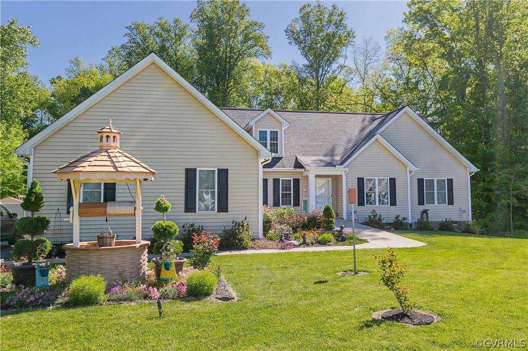 8266 Oakfield Lane - Photo 1