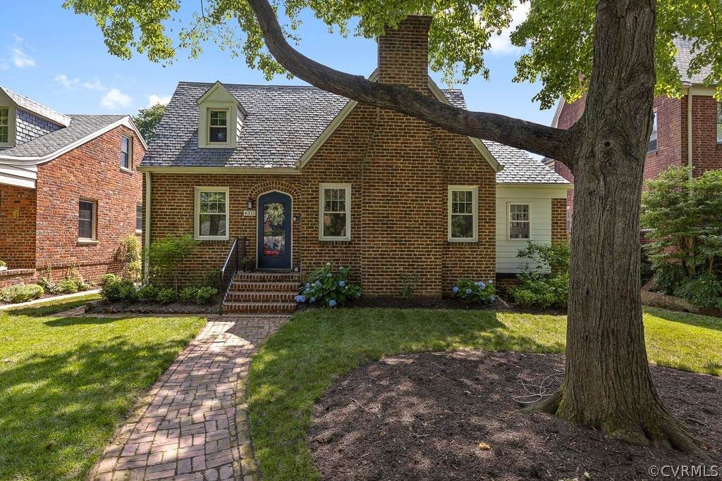 4513 Seminary Avenue - Photo 1