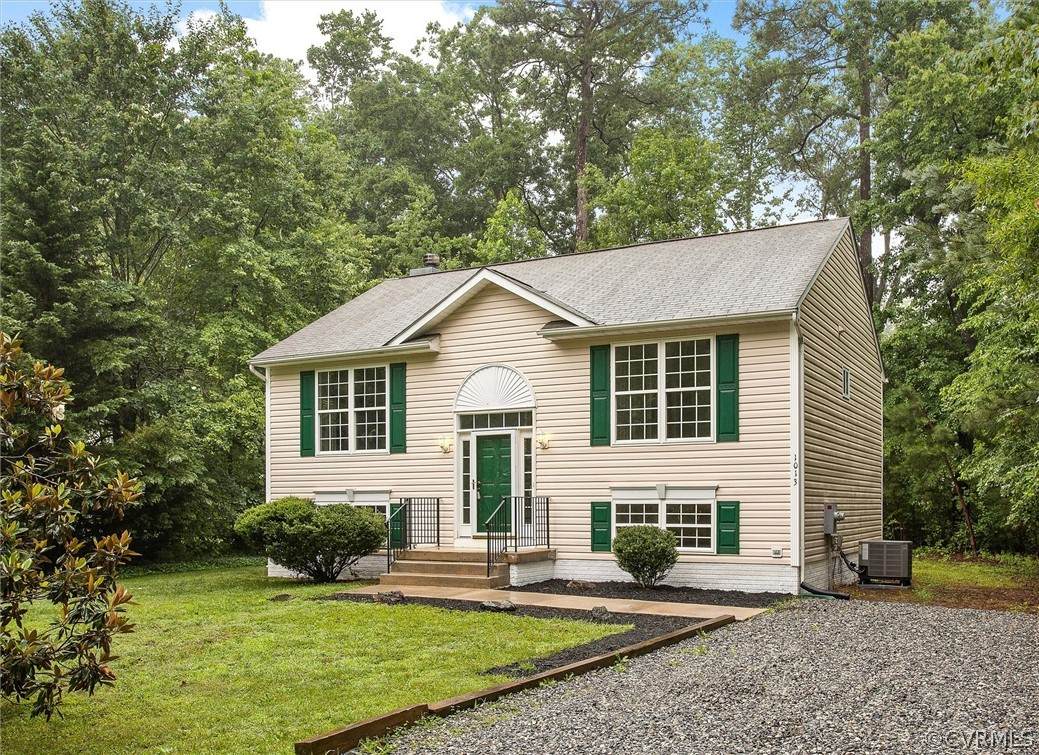 1013 Lake Heritage Drive - Photo 1