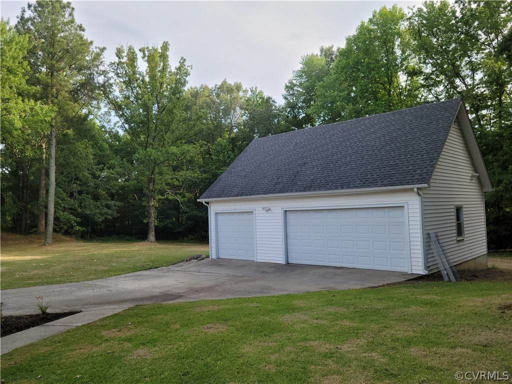 1202 Roslyn Road - Photo 1