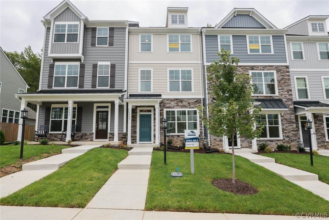 17049 Thornapple Court - Photo 1
