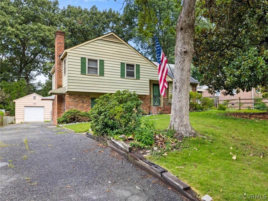1012 Chiswick Road - Photo 1