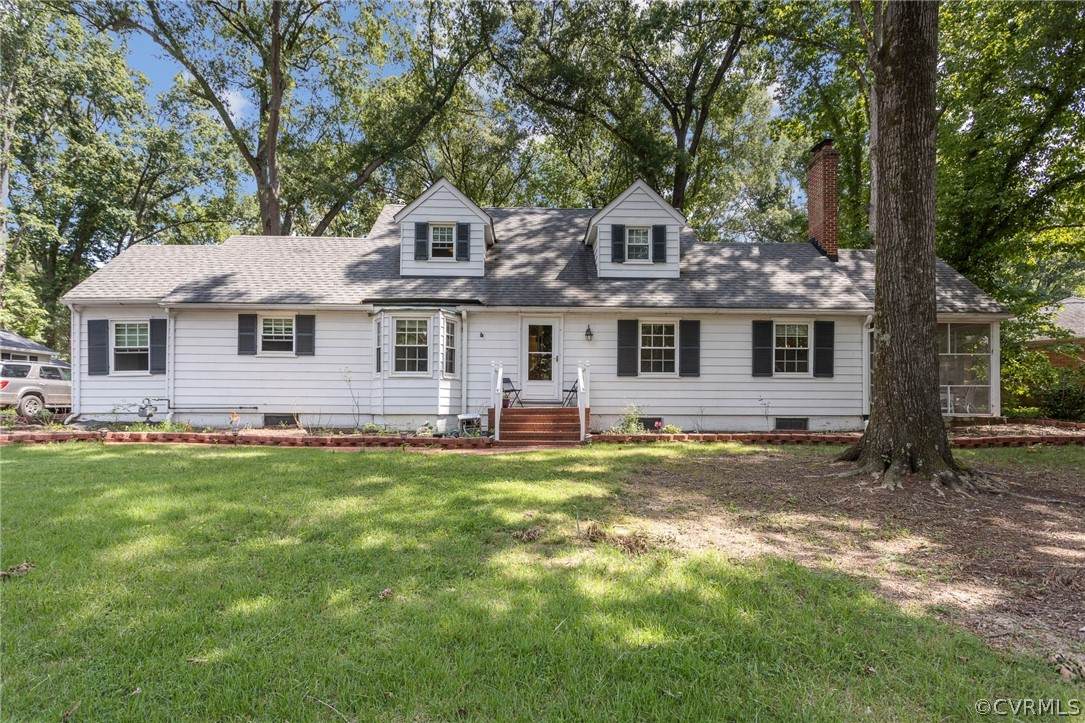 301 Sherwood Drive - Photo 1