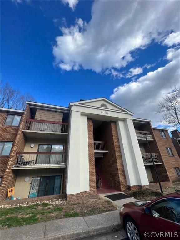 4003 Governors Square - Photo 1