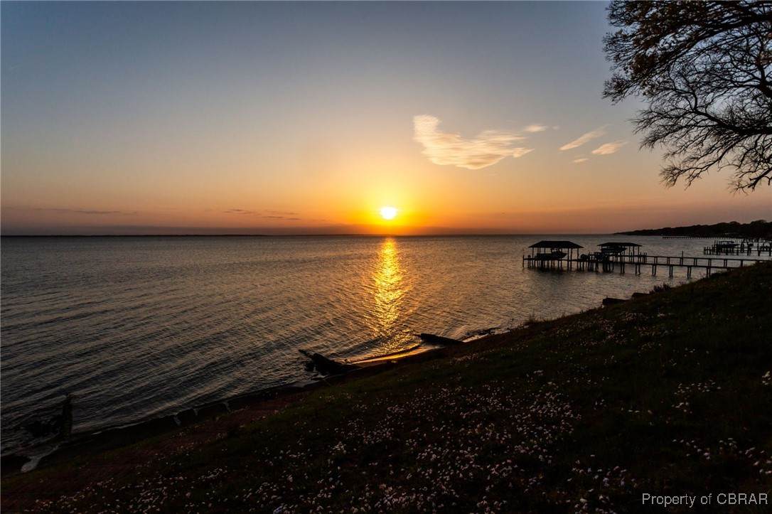 9803 River Road - Photo 1