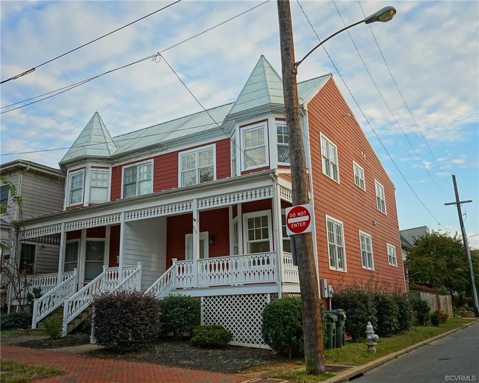 825 Spring Street - Photo 1