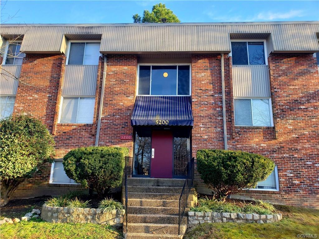 5200 Castlewood Road - Photo 1