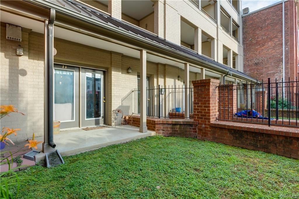 215 19th Street - Photo 1