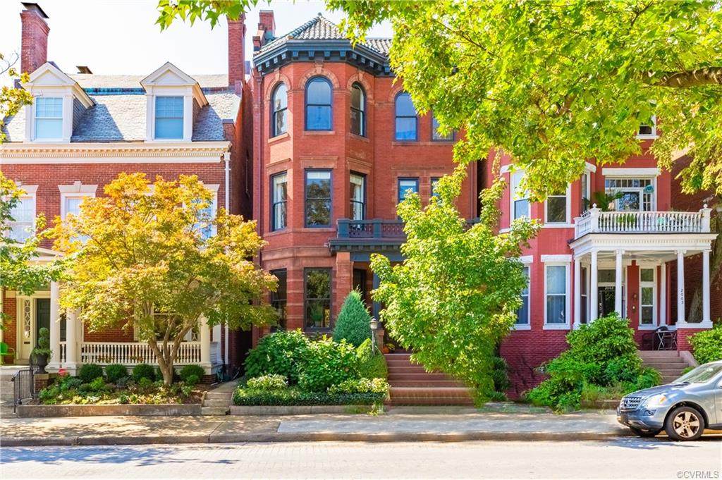 2003 Monument Avenue - Photo 1