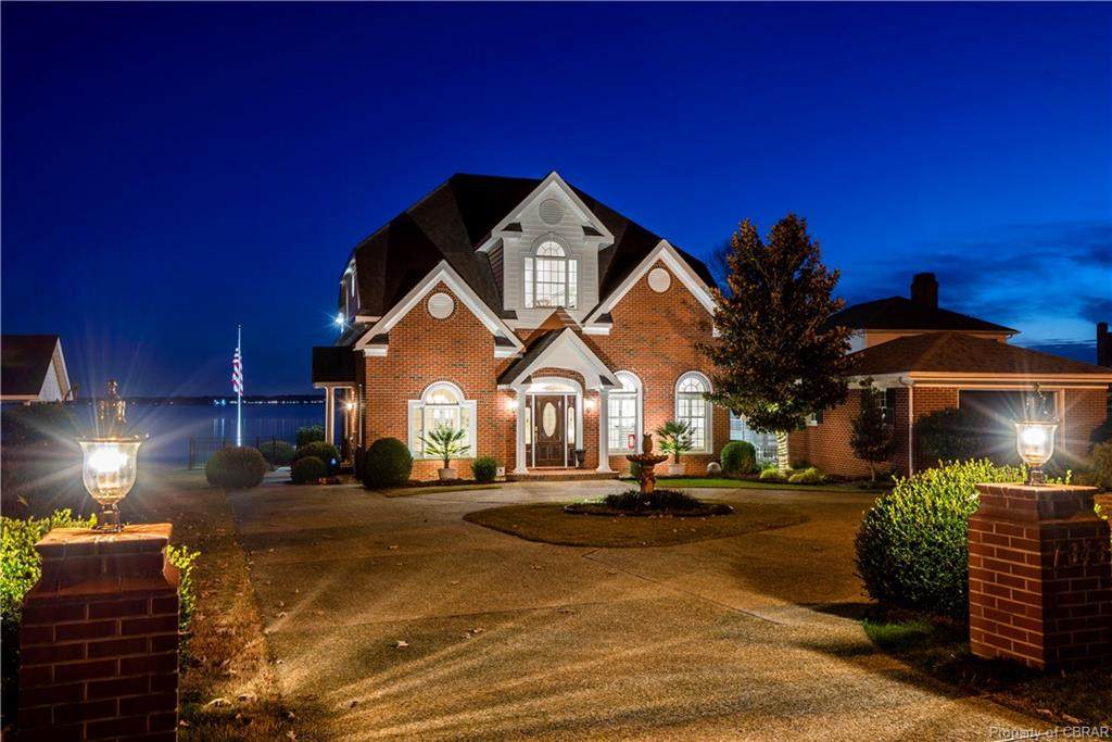 1343 Laurens Road - Photo 1