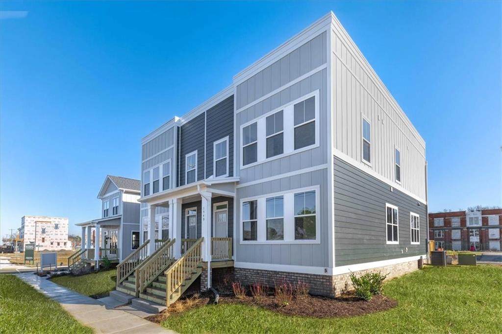1549 31st Street - Photo 1