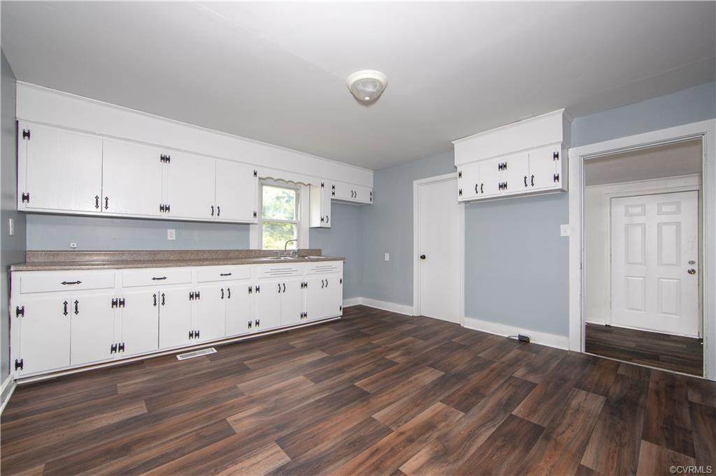 270 Stoney Point Road - Photo 1