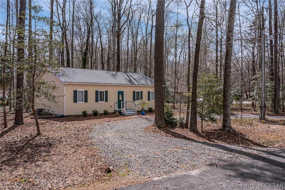 24 Pine Circle - Photo 1