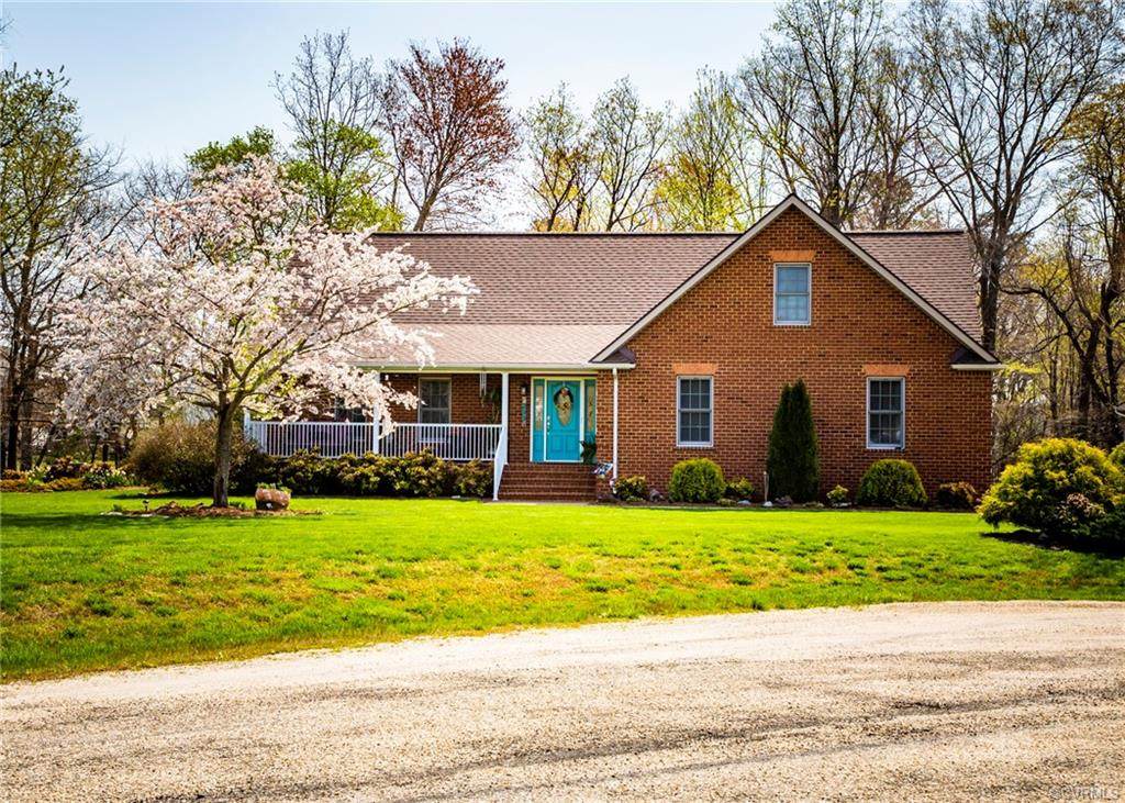 255 Thomas Lane - Photo 1