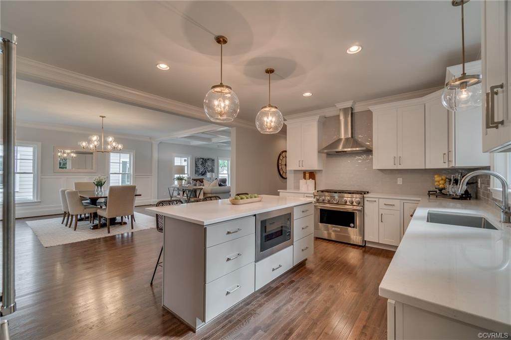 4615 Augusta Avenue - Photo 1