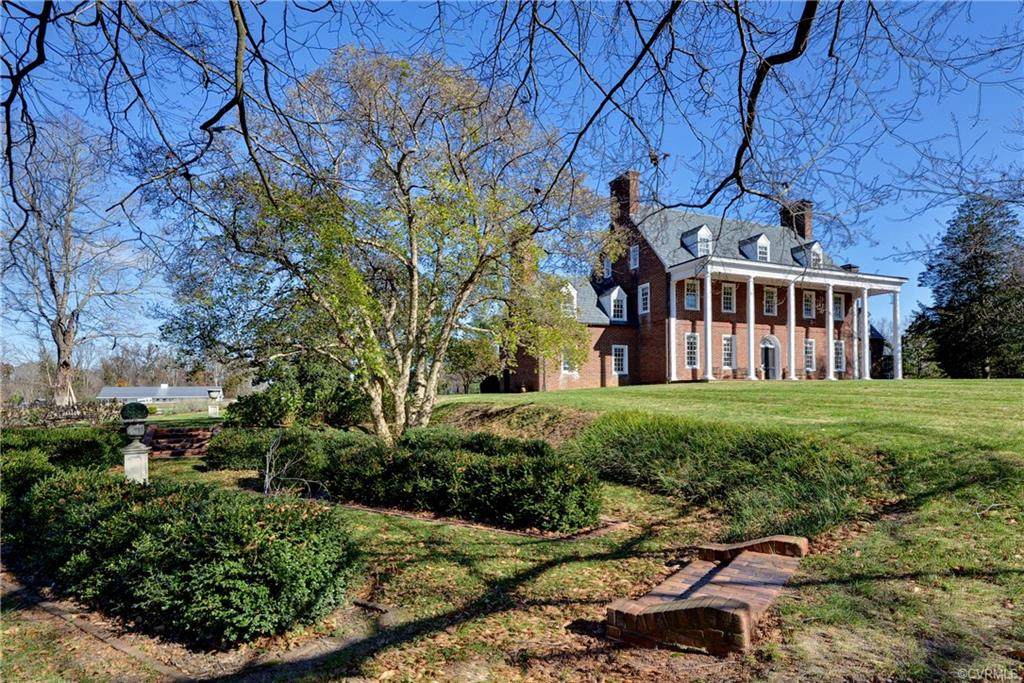 1005 Panorama Road - Photo 1