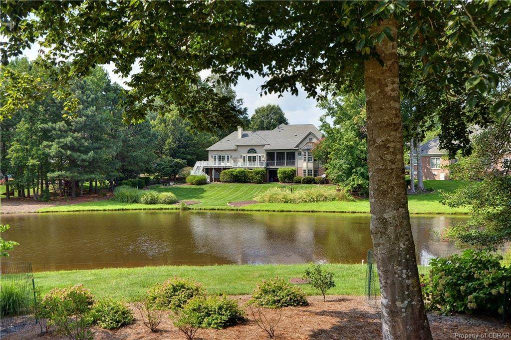 128 Oak Hollow - Photo 1